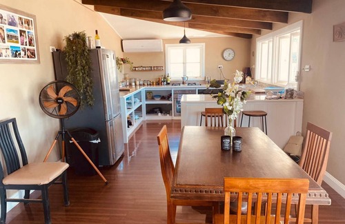 Broken Hill House | Classic Outback Colonial Home: Guest Rated 9.6, Pet Friendly