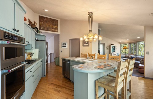 Telluride Cabin | Top-Rated Classic Ski Ranches Cabin with Spa & Hot Tub