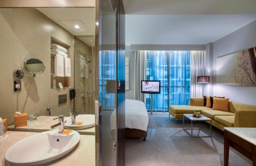 Al Barsha 1 Apartment | Elegant Studio Near Mall of Emirates with Pool & Hot Tub