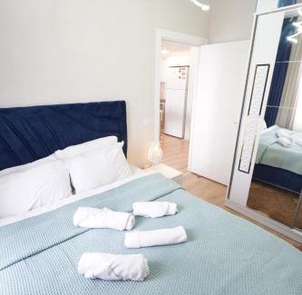 Esenyurt Apartment | Modern 1-Bedroom with Free WiFi and Parking near Park