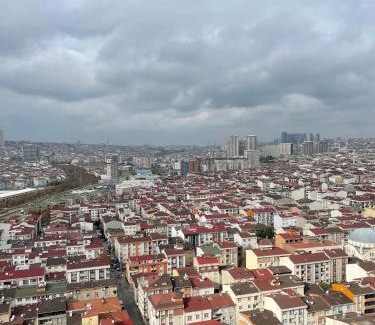 Esenyurt Apartment | Comfortable 1-Bedroom with Free WiFi and Breakfast