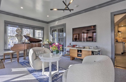 Teaneck House | Elegant Teaneck Colonial Home Perfect for Families