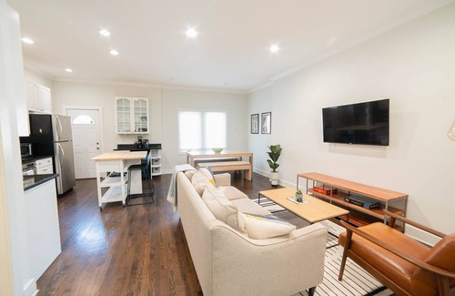 Bucktown Cottage | Charming Workers Cottage in Vibrant Bucktown, Chicago