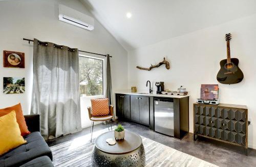 Dripping Springs House | Classically Southern Texas Hill Country Cabins for Weekend Getaways near Austin