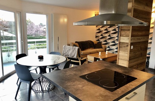 Corzent Apartment | Premier Domaine de Corzent: 2 Bedrooms by the Lakeside
