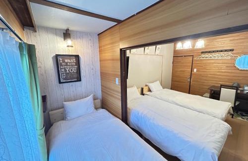 Busshozan Cho House | Elegant Classy仏生山: Family-Friendly with Hot Tub Access