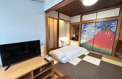 Busshozan Cho House | Elegant Classy仏生山: Family-Friendly with Hot Tub Access