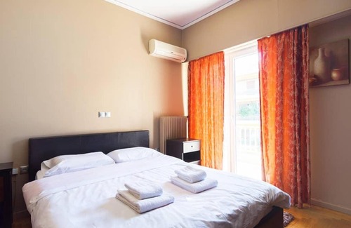 Nea Smirni Apartment | Elegant 2 Bedroom Apartment in Nea Smyrni, Family-Friendly