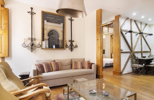 Principe Real Apartment | Elegant 2BR Apartment in Principe Real with Spa Access