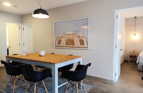 Miraflores Apartment | Stylish 2BR Retreat in Miraflores - Guest Rated 10/10