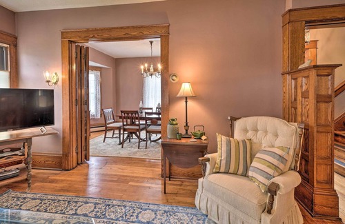 North Lima House | Classy Colonial House w/ Furnished Sunroom!