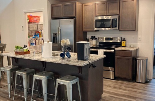 Benton County Apartment | Inviting Condo with Kitchen & Breakfast for Long Stays!