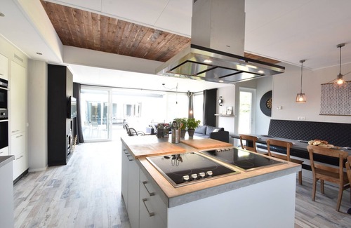 Sint-Annaland House | Elegant Holiday Home in Sint Annaland with Ocean Views