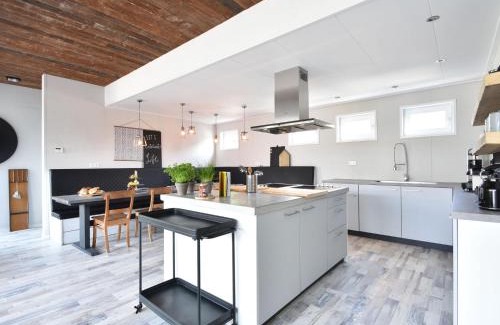 Sint-Annaland House | Elegant Holiday Home in Sint Annaland with Ocean View