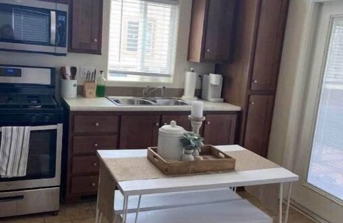 Ehrenberg House | Elegant River Oasis - Perfect for Families, Rated 10/10