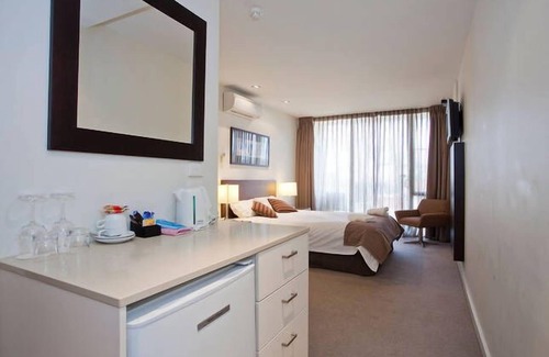 Torquay Resort | Stylish Torquay Resort with Pool, Spa & Family-Friendly Amenities