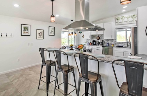 Tucson House | Elegant Tucson Getaway with Fire Pit & Pet-Friendly Amenities