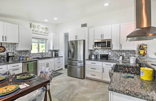 Tucson House | Elegant Tucson Getaway with Fire Pit & Pet-Friendly Amenities