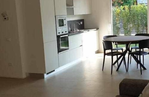 Peschiera del Garda Apartment | Inviting Claudia Apartment with Lake View in Peschiera
