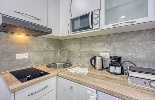 City Center Apartment | Claudio Studio with Terrace: Ideal for Family Getaways