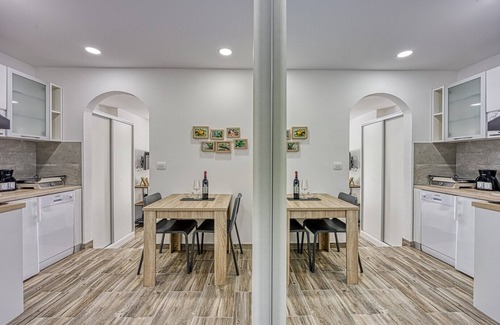City Center Apartment | Claudio Studio with Terrace: Ideal for Family Getaways