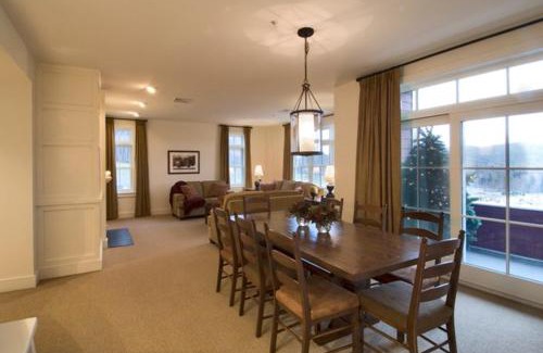 Warren Hotel | Discover Clay Brook Hotel at Sugarbush: Pet-Friendly Retreat