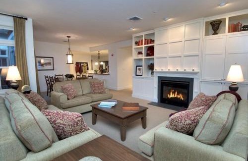 Warren Hotel | Discover Clay Brook Hotel at Sugarbush: Pet-Friendly Retreat