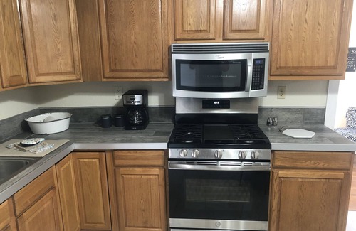 Brazos House | Beautiful Clay Cottage: Ideal for Families in Waco