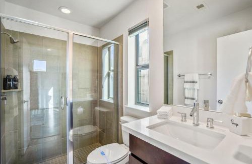 East Downtown Houston Apartment | Discover Clay Studio: Child-Friendly Retreat in EADO