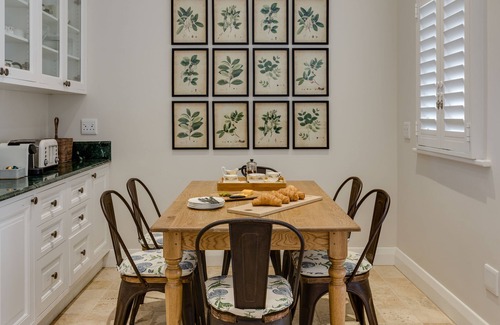 Camps Bay Villa | Discover Claybrook: Oceanfront Bliss with Top Ratings