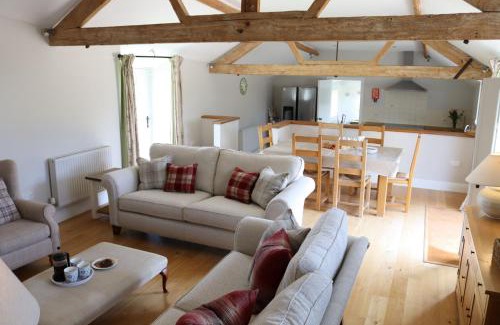 Littlebredy House | Exceptional Clayhanger Lodge - Pet and Child Friendly Stay