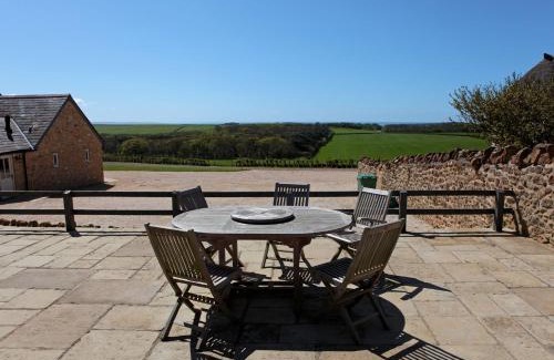 Littlebredy House | Exceptional Clayhanger Lodge - Pet and Child Friendly Stay