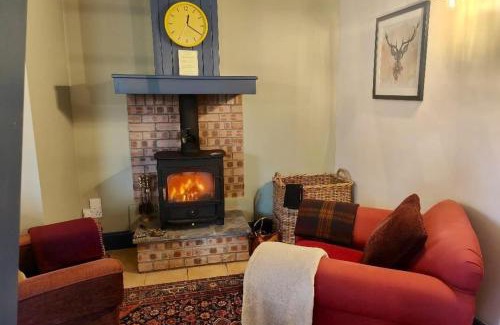 Kippen House | Cozy Private Cottage Bothy by Loch Lomond & Stirling