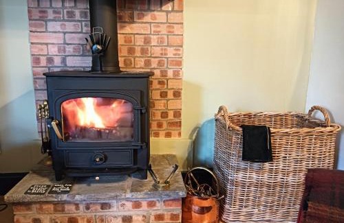 Kippen House | Cozy Private Cottage Bothy by Loch Lomond & Stirling