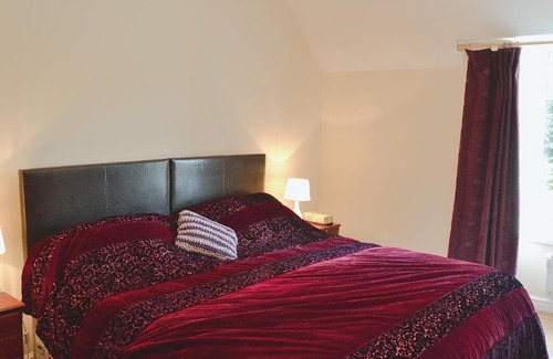 Dunbar House | Family-Friendly Getaway at Clayron Cottage – 8/10 Rated