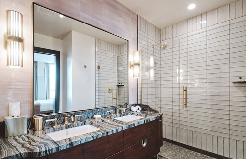 Cherry Creek Hotel | Inviting Clayton Hotel & Members Club: Pool, Spa & Dining