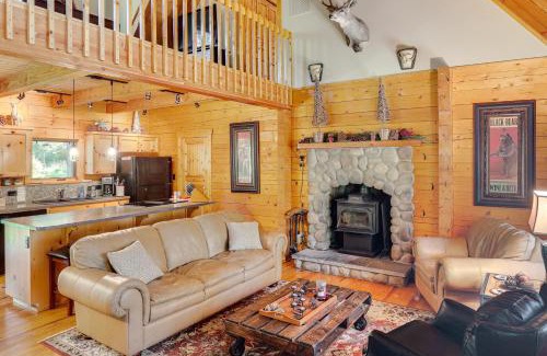 Cle Elum House | Relaxing Cle Elum Mountain Cabin with Hot Tub & Trails