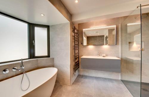 Bondgate Within House | Child-Friendly Cleabarrow Cottage - Guest Rated 9.8/10