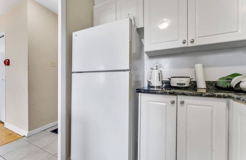 Broadview North Apartment | Comfortable 1 Bedroom Apartment Minutes from Downtown