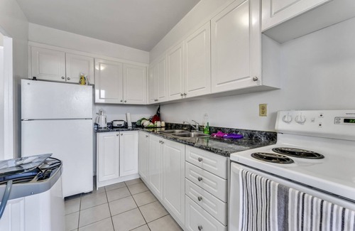 Broadview North Apartment | Comfortable 1 Bedroom Apartment Minutes from Downtown