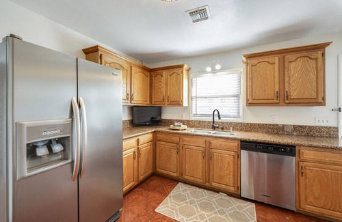 East Whittier House | Immaculate Retreat with Spa, Kitchen & Pet-Friendly Perks