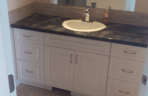 Grande Prairie House | Bright Town Home with Kitchen in Central Location