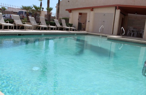 Lake Havasu City Condo | Ideal Retreat: Lake & Ocean Views with Pool and Hot Tub