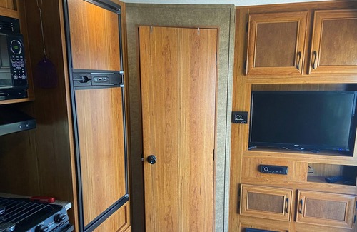 Clermont House | Cozy 1 Bedroom Mobile House with Pool on the Farm