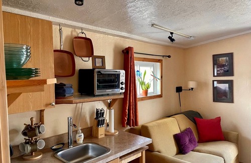 Lava Hot Springs Cabin | Guest Rated: 9.8 Cabin Close to River and Hot Pools