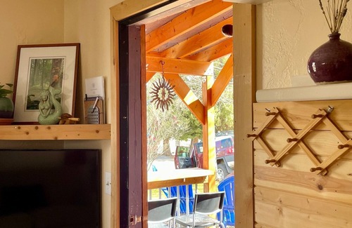 Lava Hot Springs Cabin | Guest Rated: 9.8 Cabin Close to River and Hot Pools