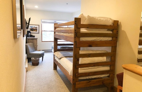 Mountain Village Hotel | Comfortable Room for 4 with Pool and Spa in Telluride
