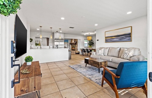 Seminole House | Sunlit Retreat with Pool, Kitchen & Steps to the Beach