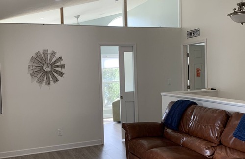Cassopolis House | Clean, beautiful lake getaway for the family