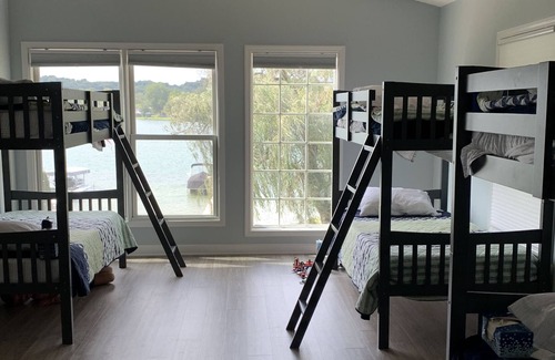 Cassopolis House | Clean, beautiful lake getaway for the family